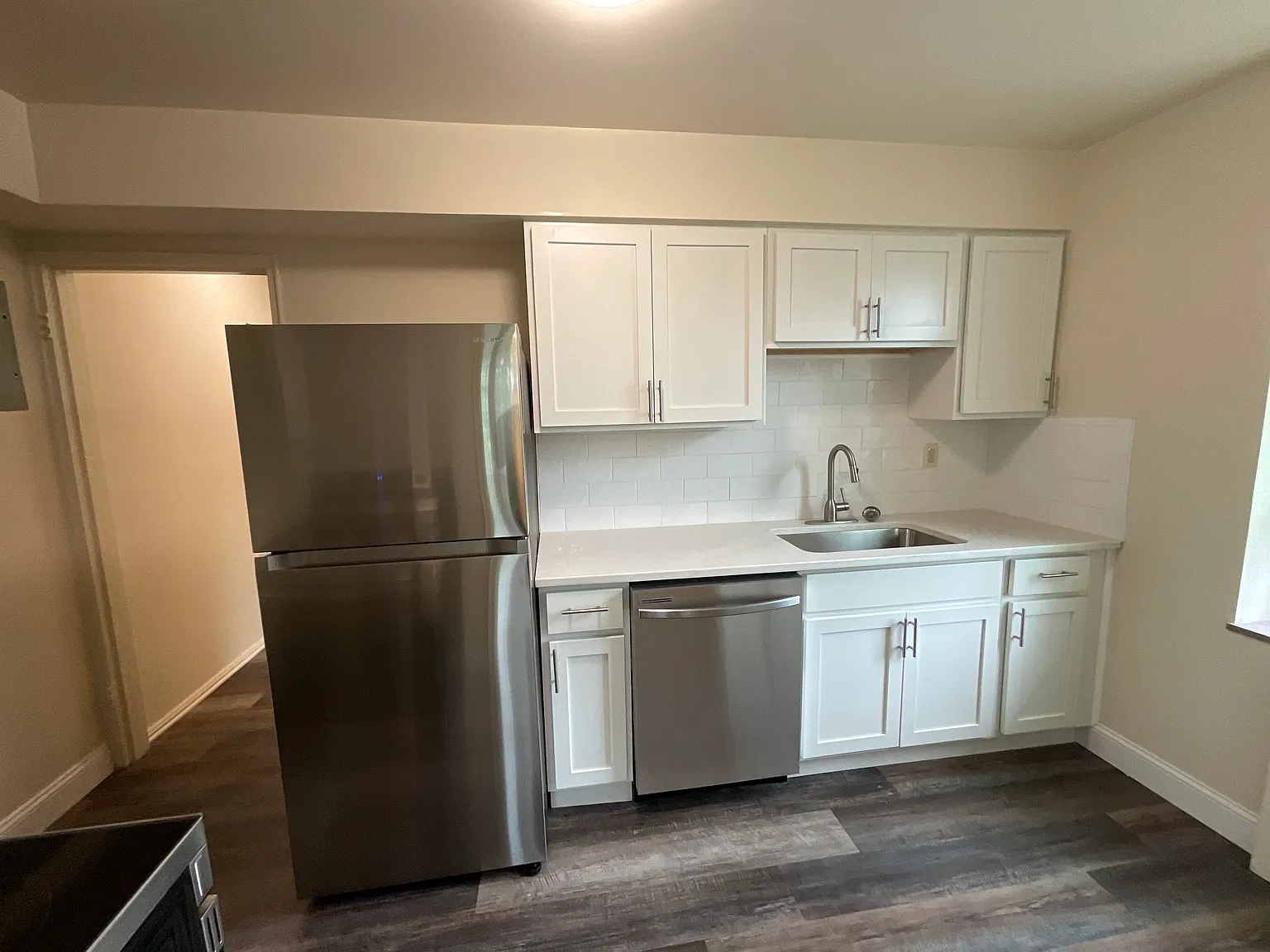 Country Club Apartments – photo 5