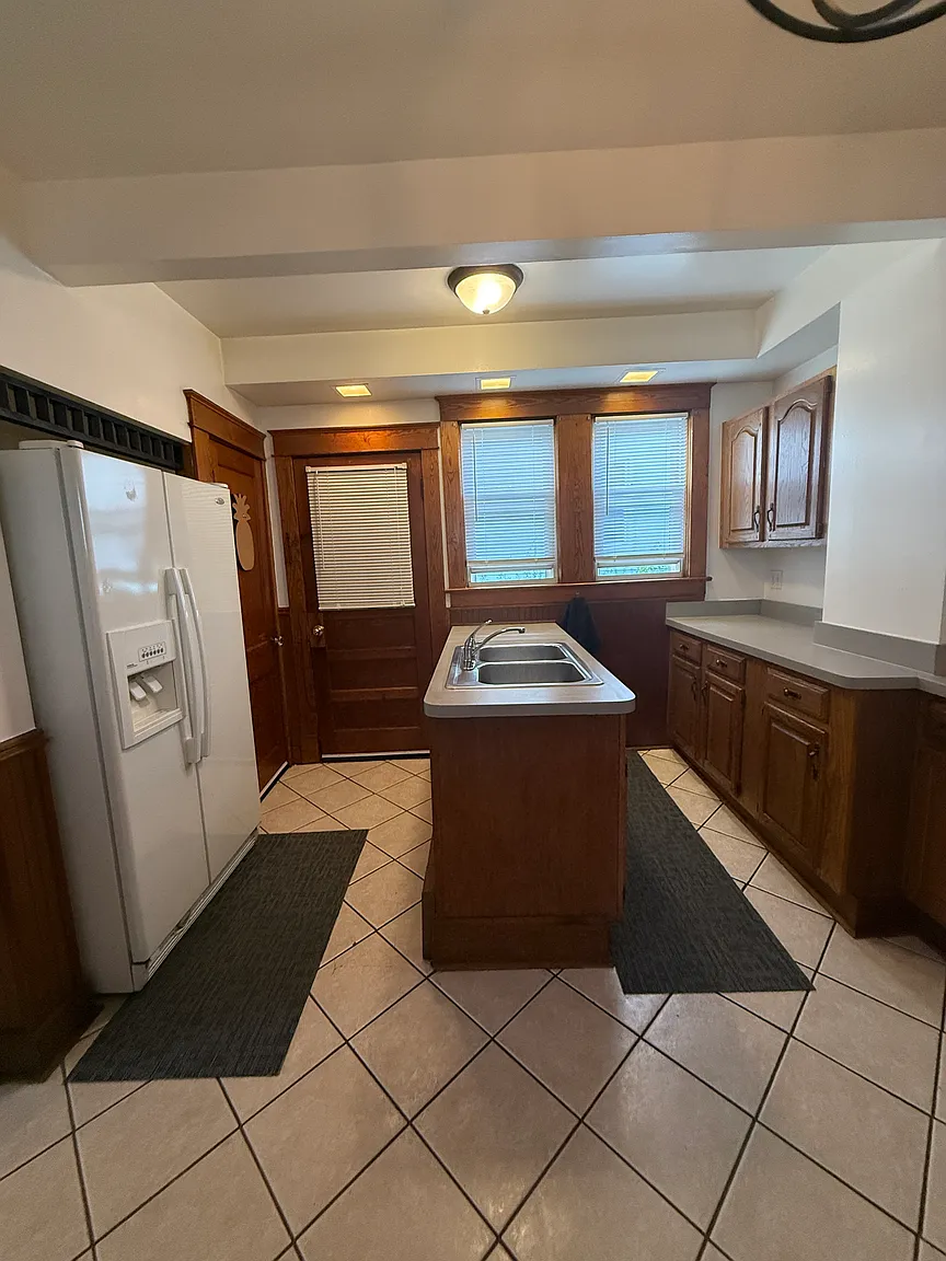 943 State St – photo 4