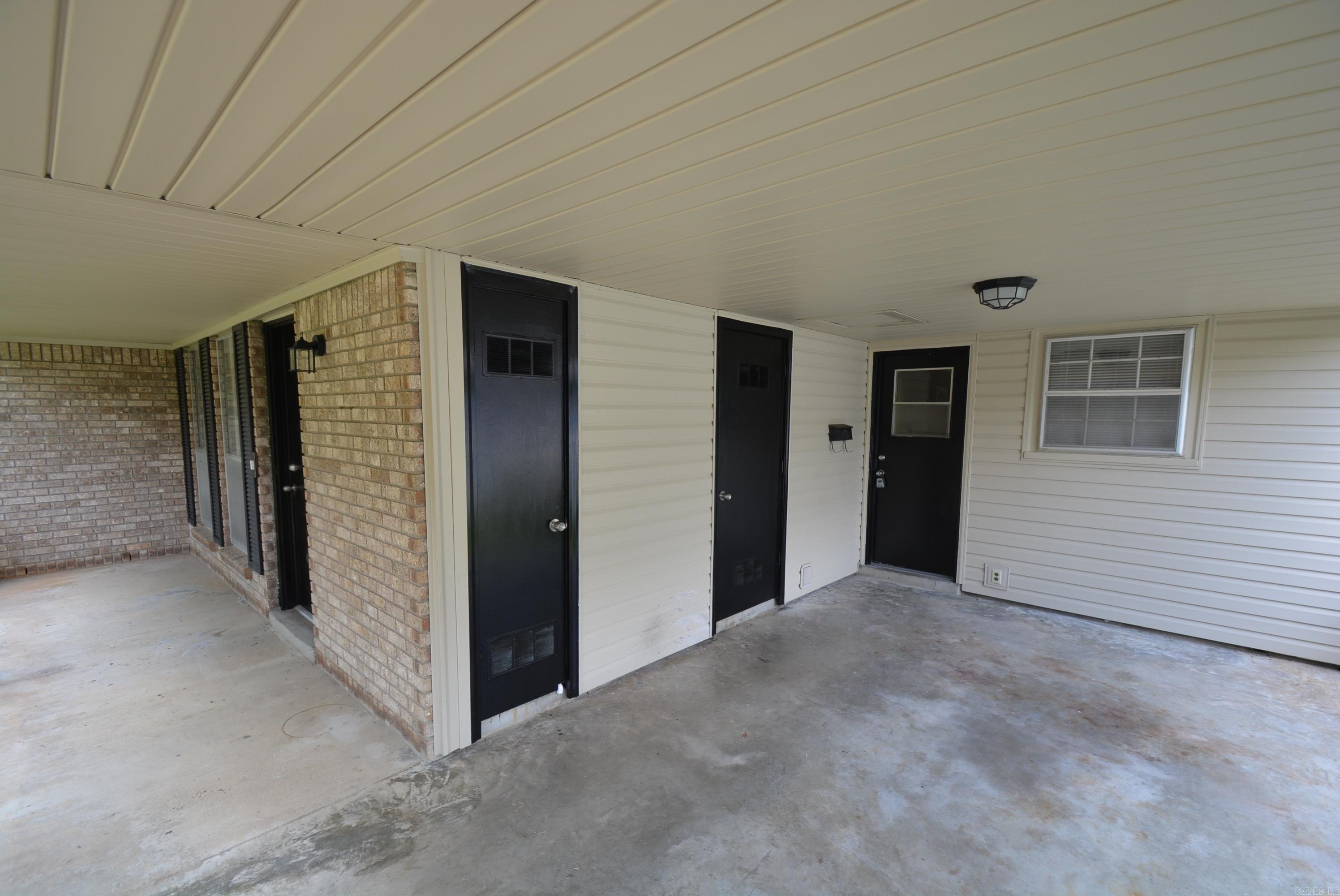 7400 Denise Dr – photo 2
