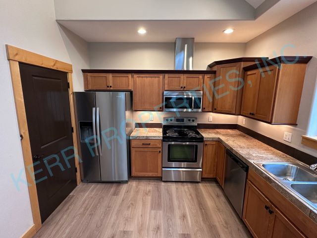225 NE Lucas Rd – photo 5