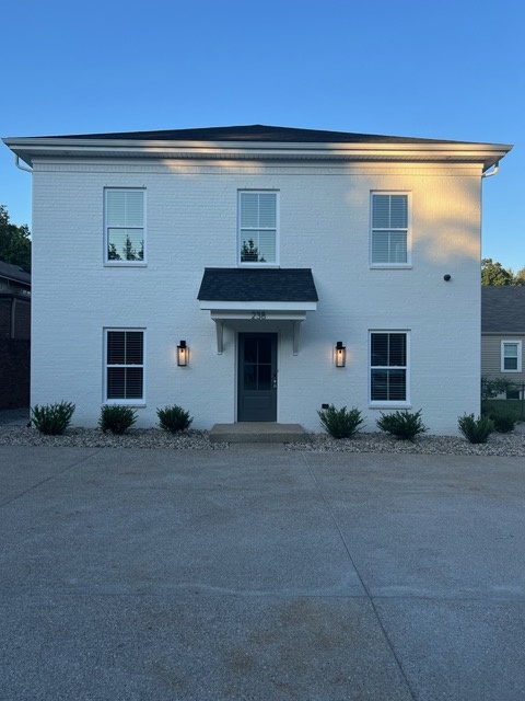 238 Chenoweth Ln unit 301 – photo 1
