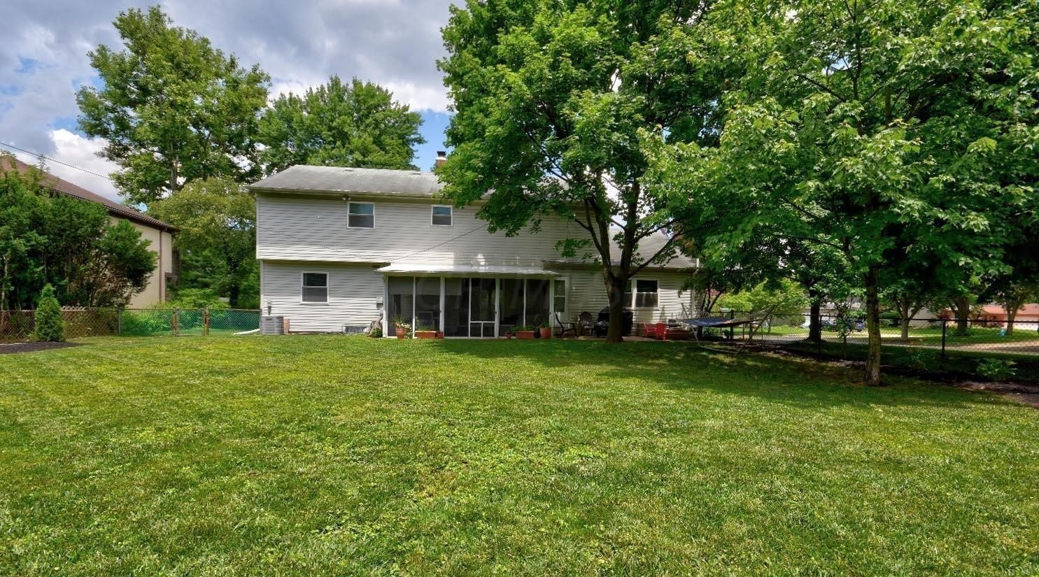 303 Greenglade Ave – photo 4
