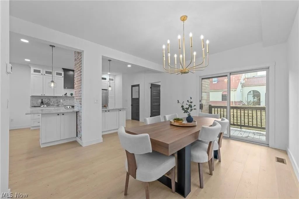 1422 W 77th St – photo 3