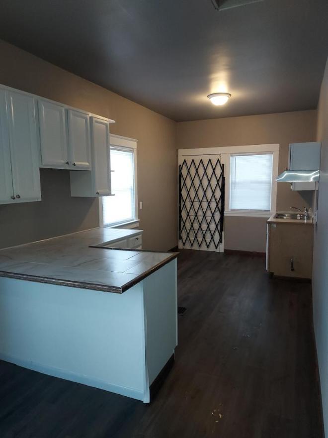 329 Marshall St – photo 3