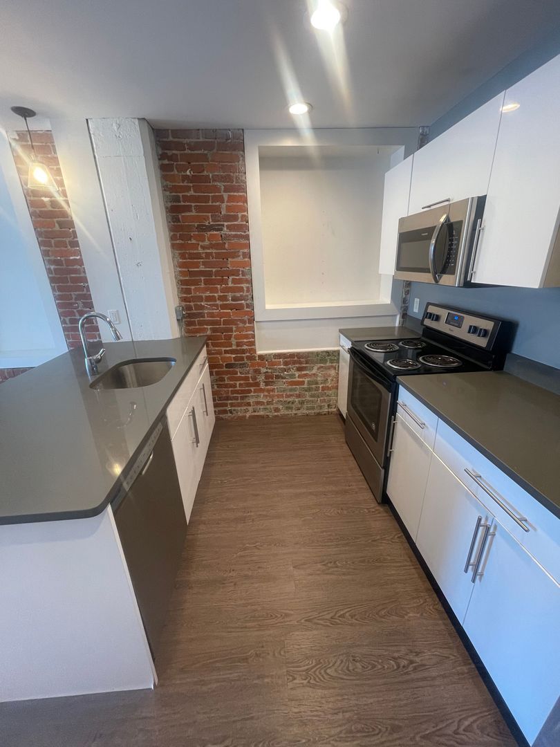 436 First Ave unit 505 – photo 2