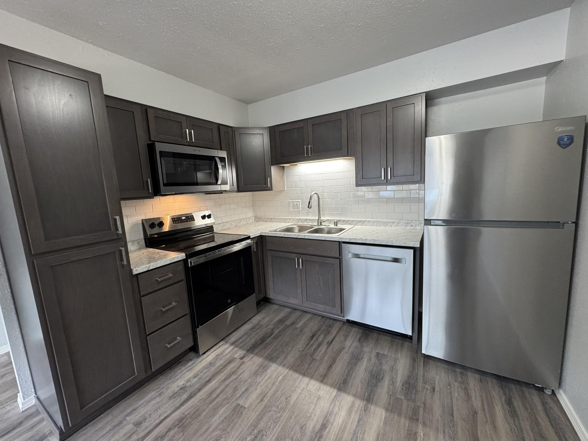2411 W 2nd Ave unit # 11 – photo 1