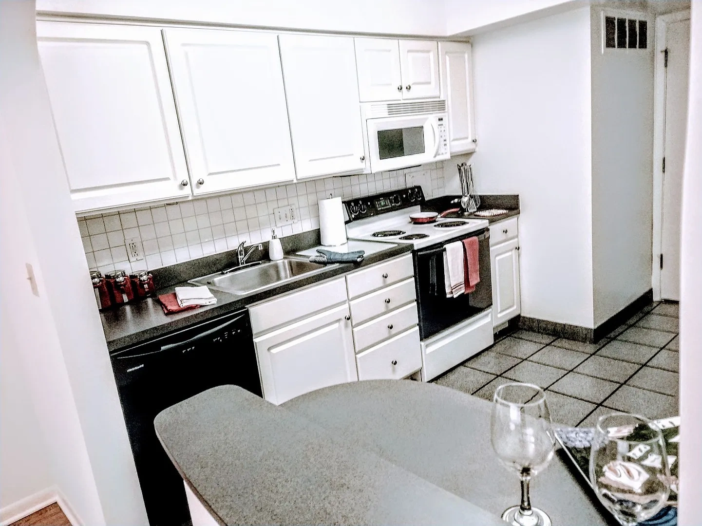 3208 Warren – photo 4