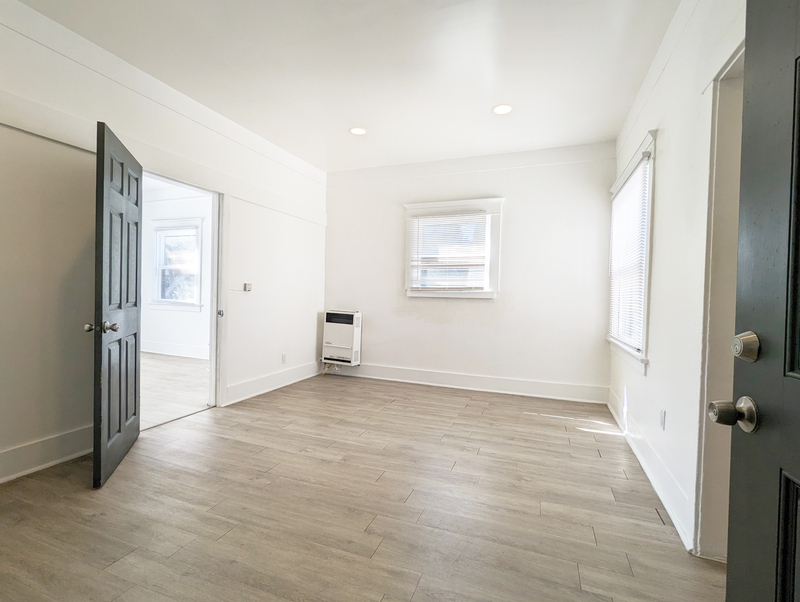 435 W 4th St unit 1/2 – photo 2