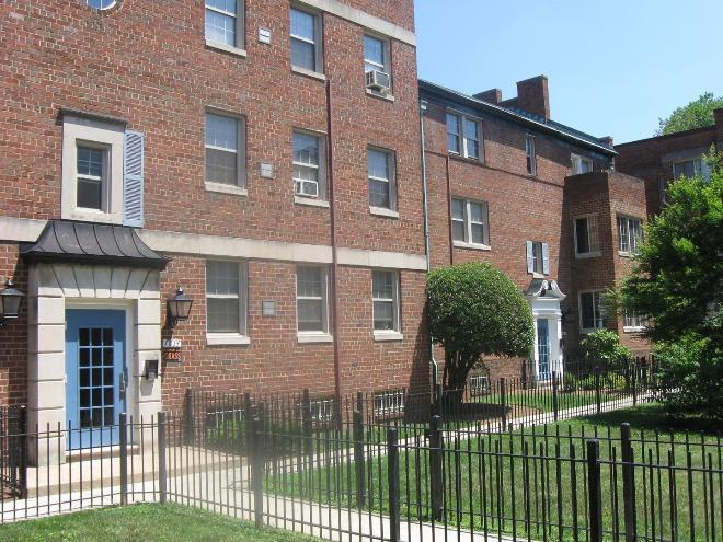 1827 P St SE – photo 4