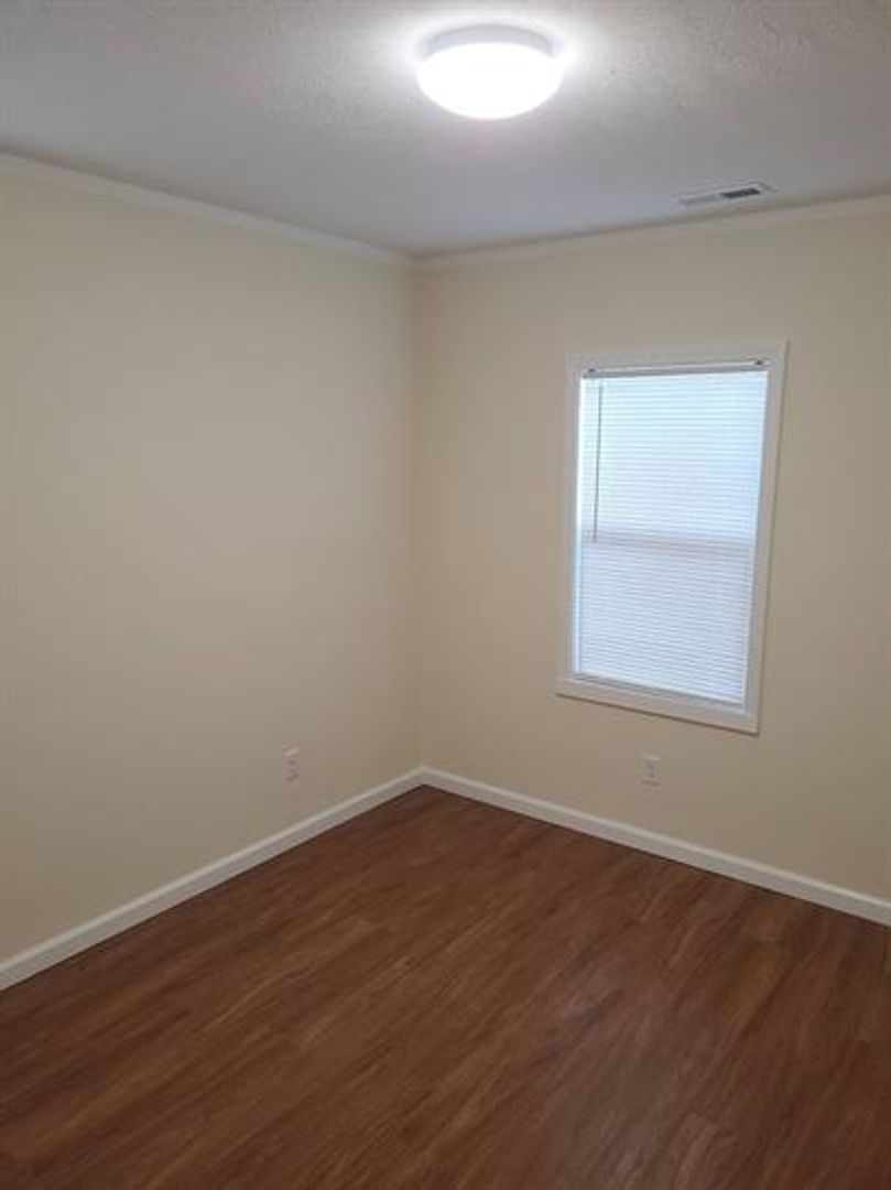 1538 Longfield Ave – photo 5