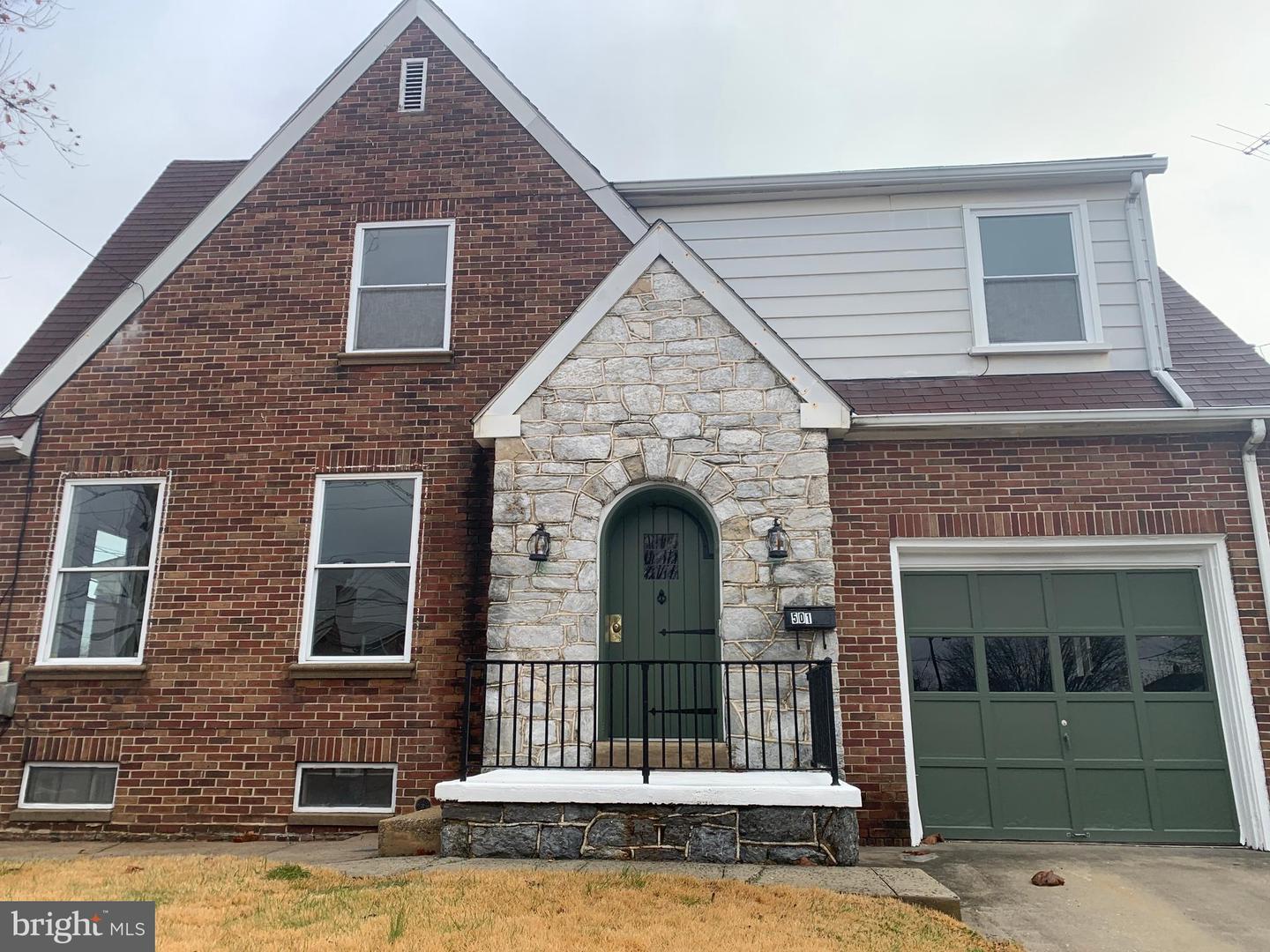 501 Hill St – photo 1