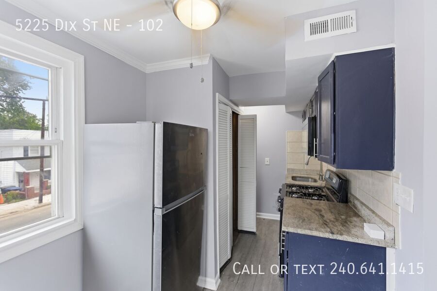 5225 Dix St NE – photo 4