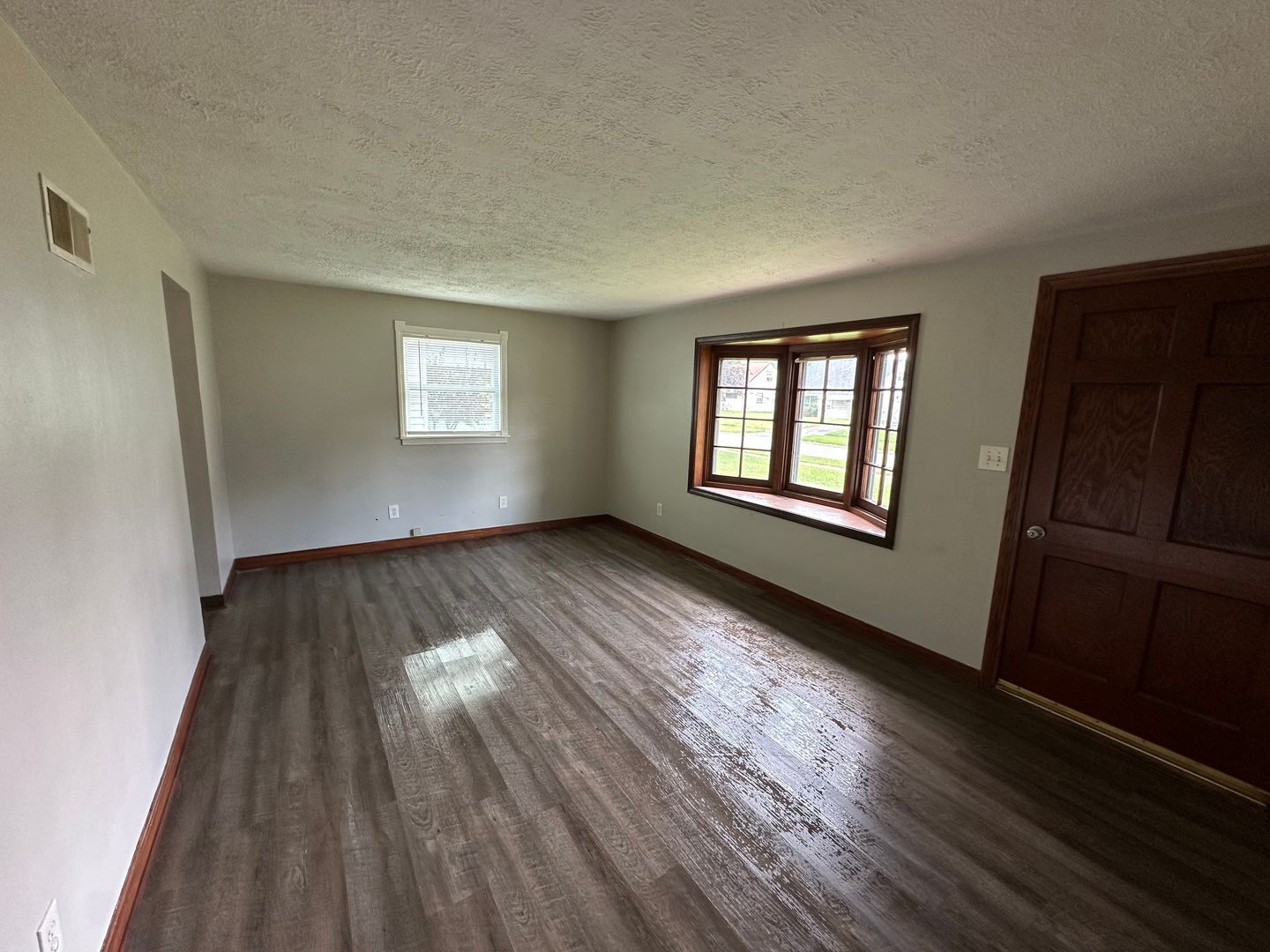 181 N Beverly Ave – photo 5