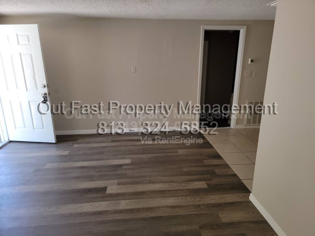 8400 Sunnydale Dr – photo 3