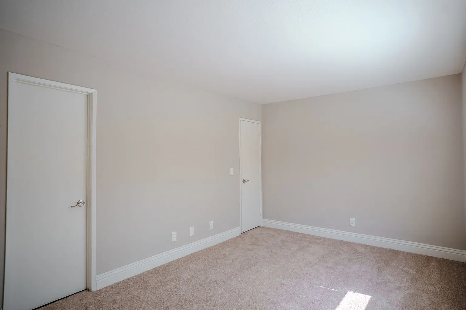 1362 Temple Ave. – photo 1