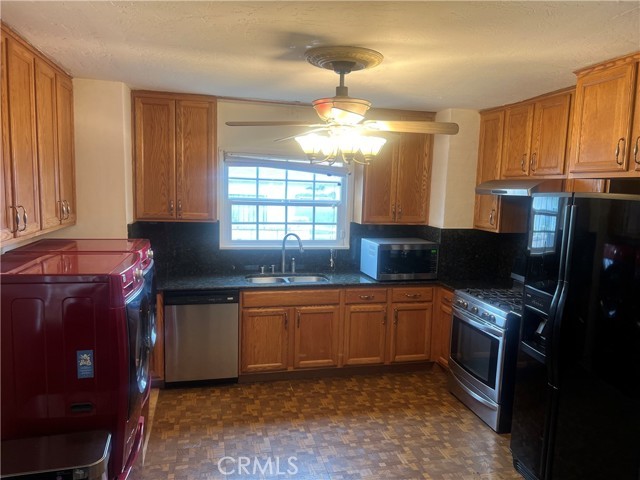 543 Flores St N – photo 3