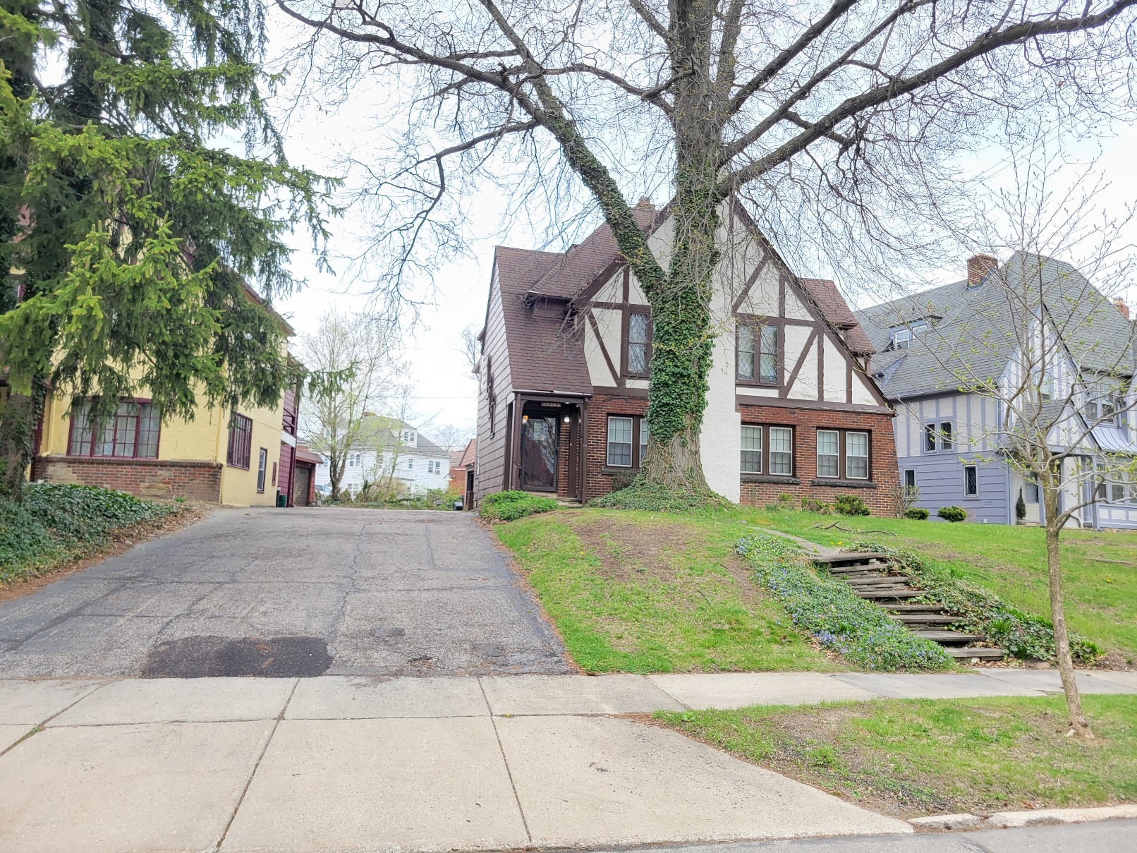 18323 Newell Rd unit 3 – photo 2