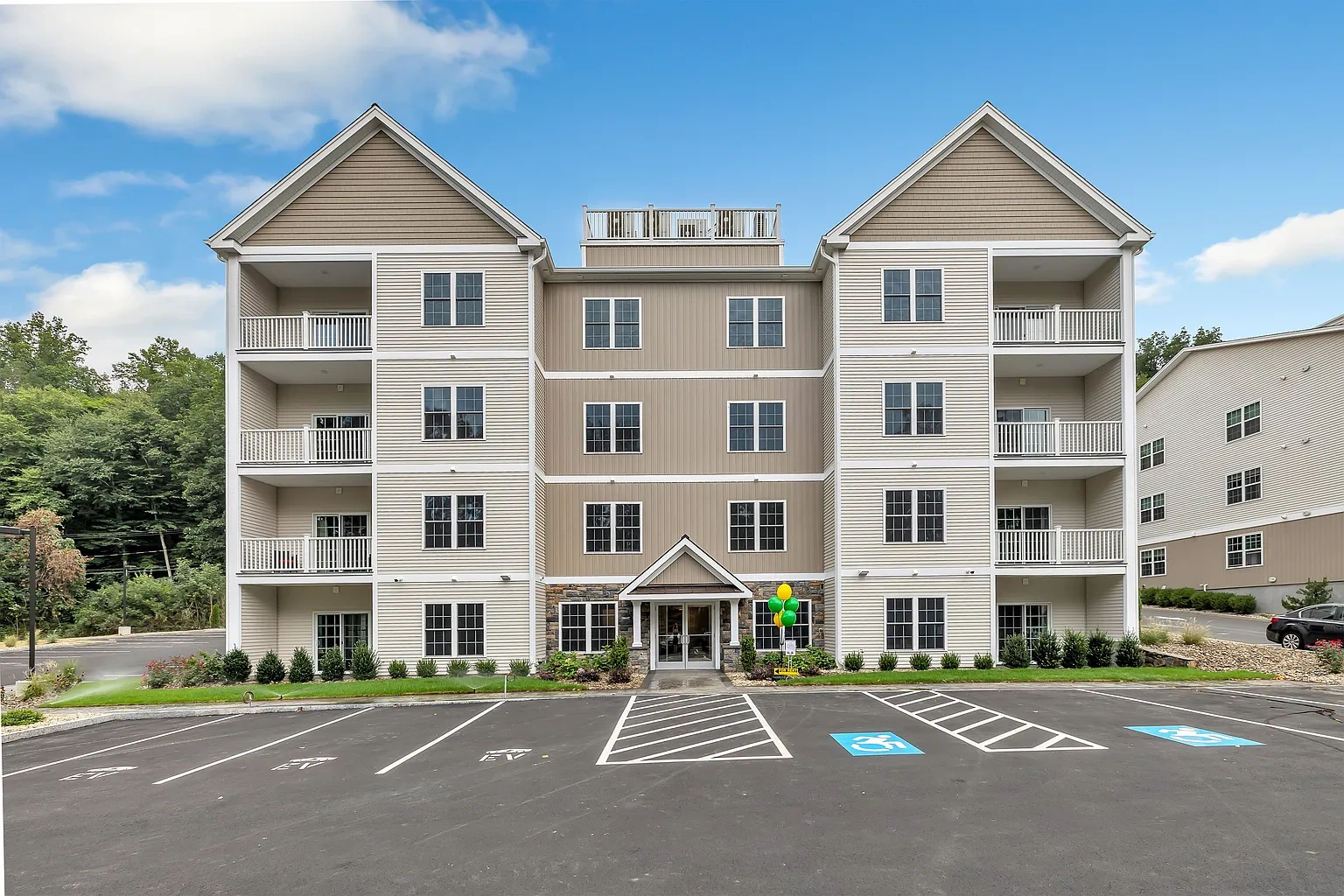 Vista Apartments – photo 2