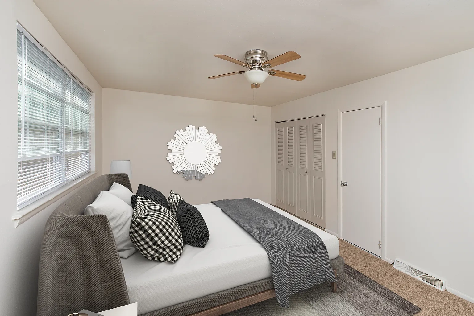 Country Club Apartments – photo 3