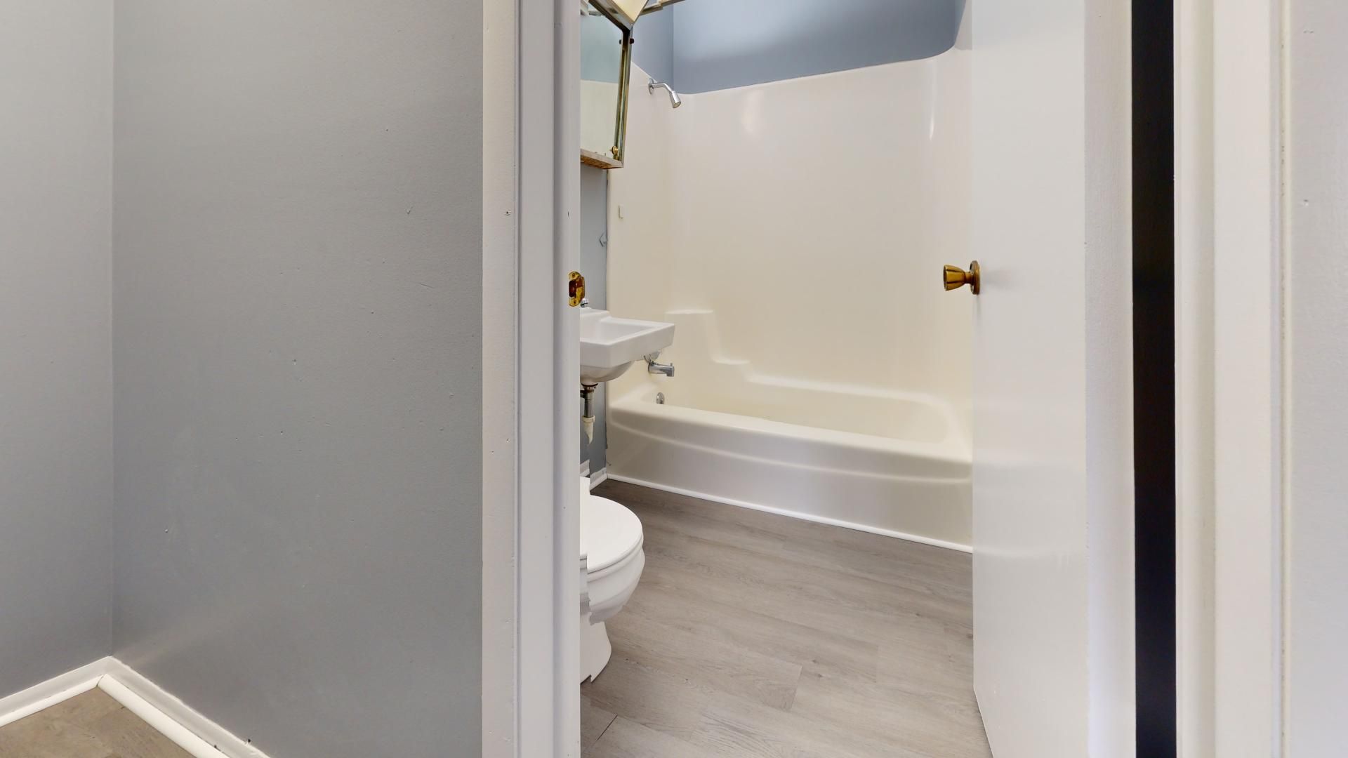 448 Broadview Ave unit 452 – photo 5