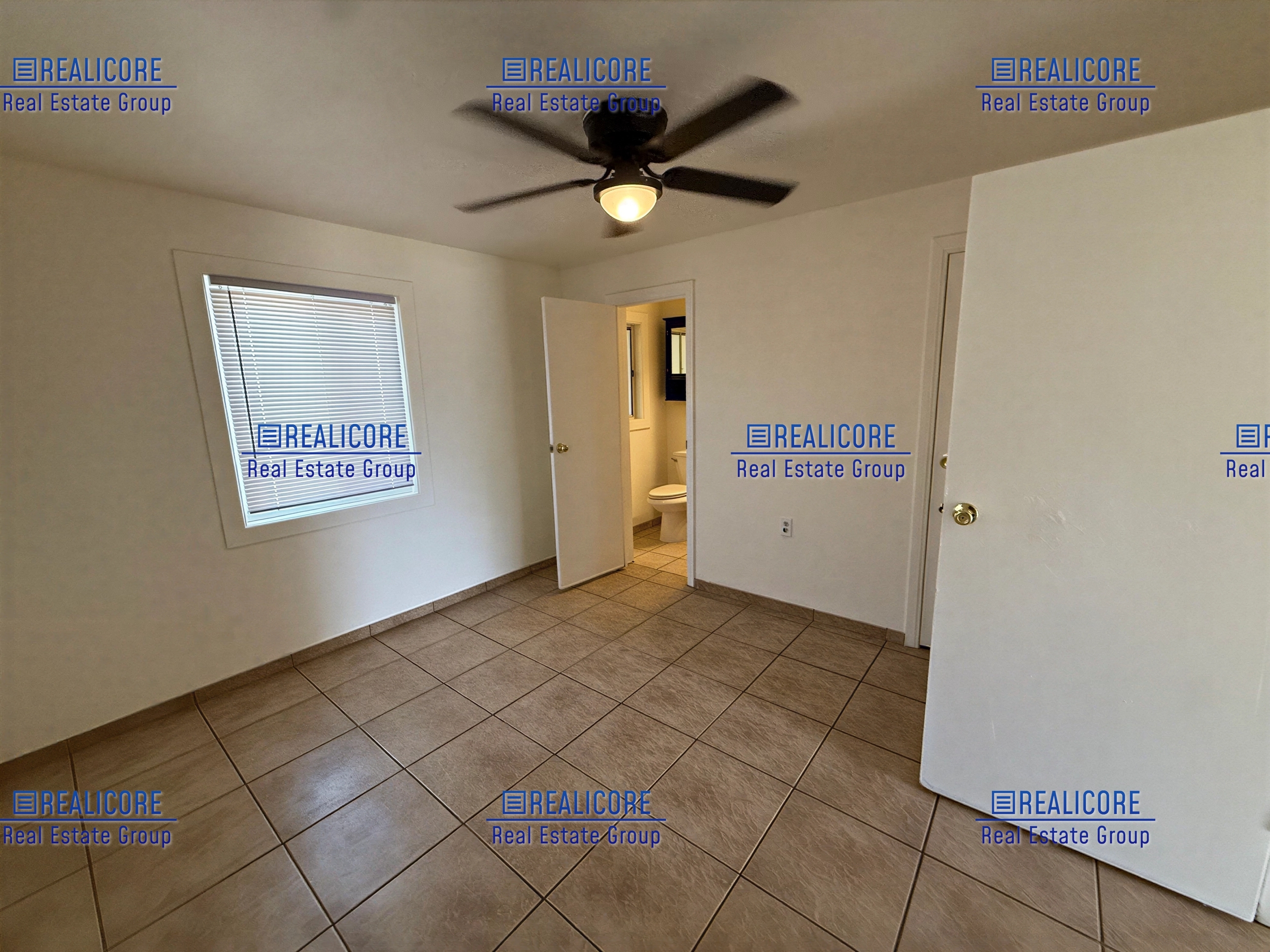 7663 Elm St – photo 2