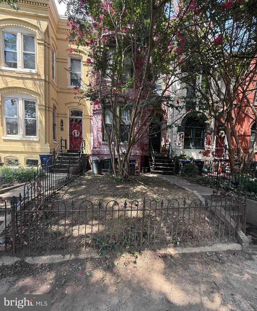 1834 13th St NW – photo 1