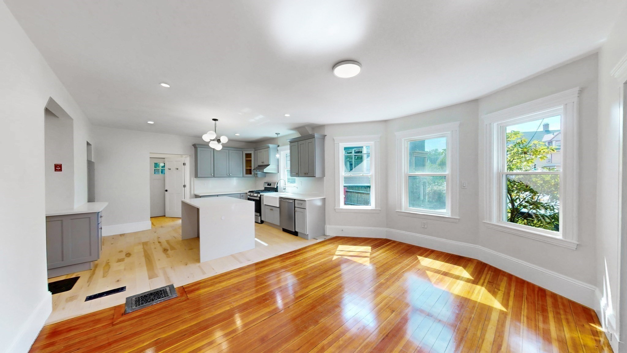 294 Park St unit 294 – photo 1