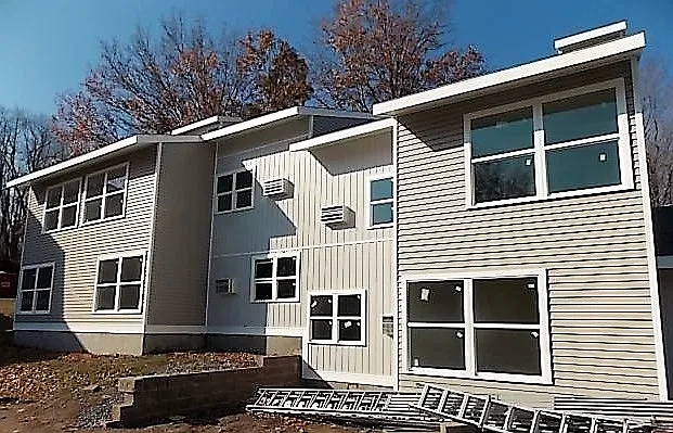 Golden Park Apartments – photo 3