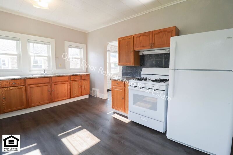 202 W Main St unit 1 – photo 3
