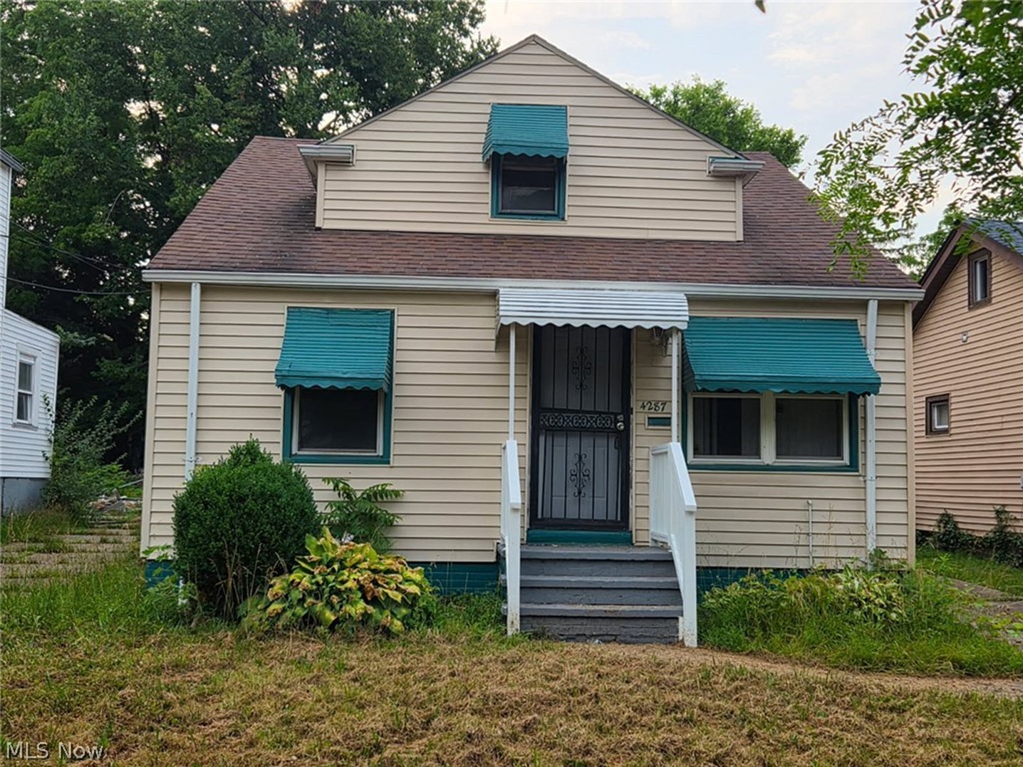 4287 E 162nd St – photo 1