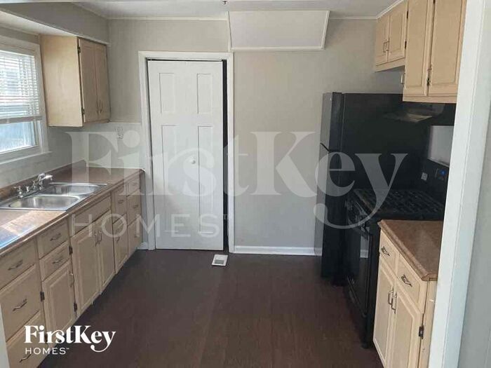 14646 Atlantic Ave – photo 5