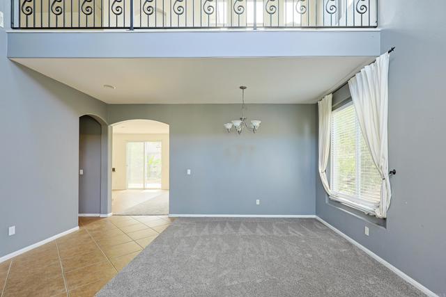 1046 Strawberry Creek St – photo 4