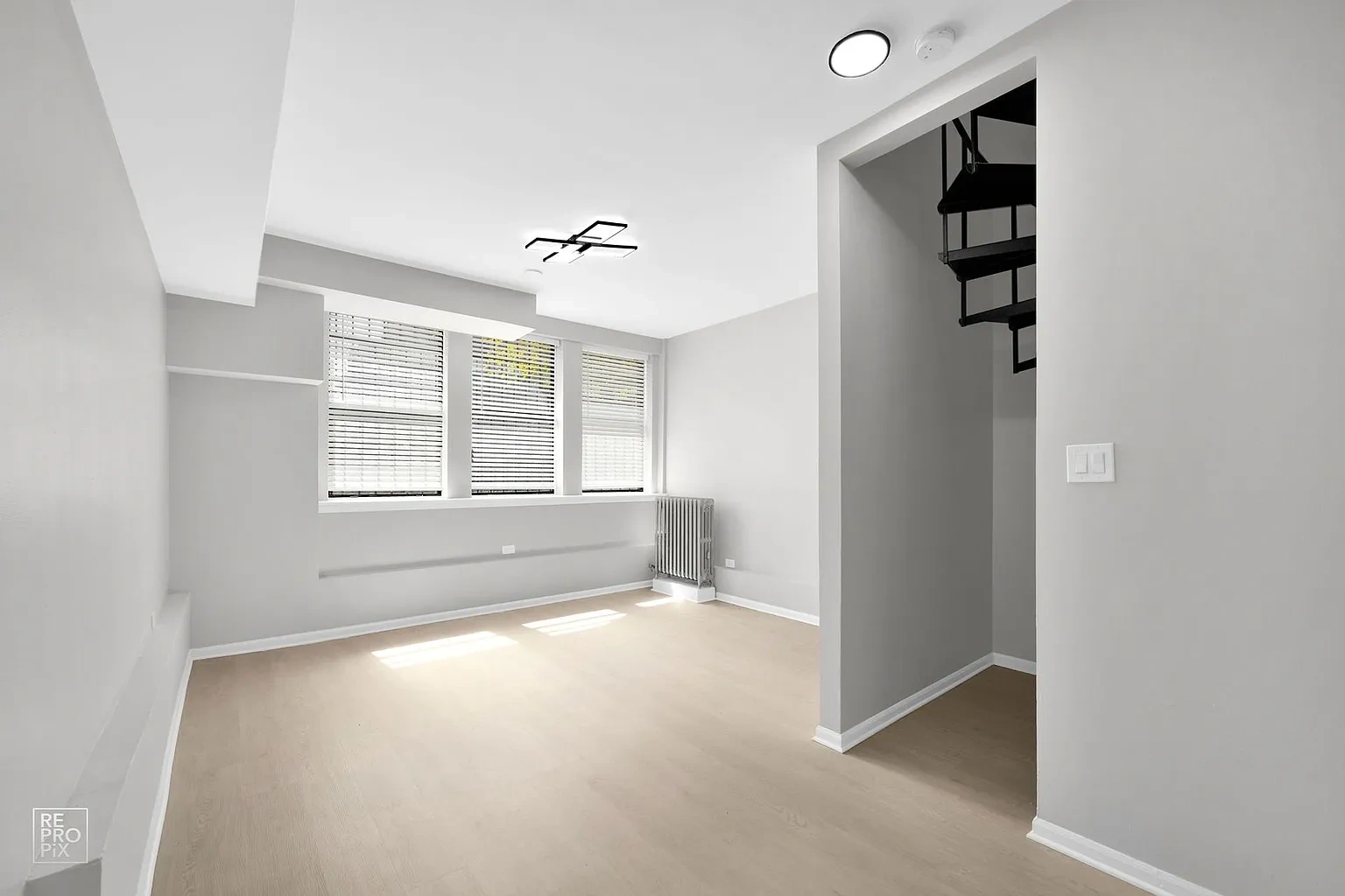 7715 S South Shore – photo 4