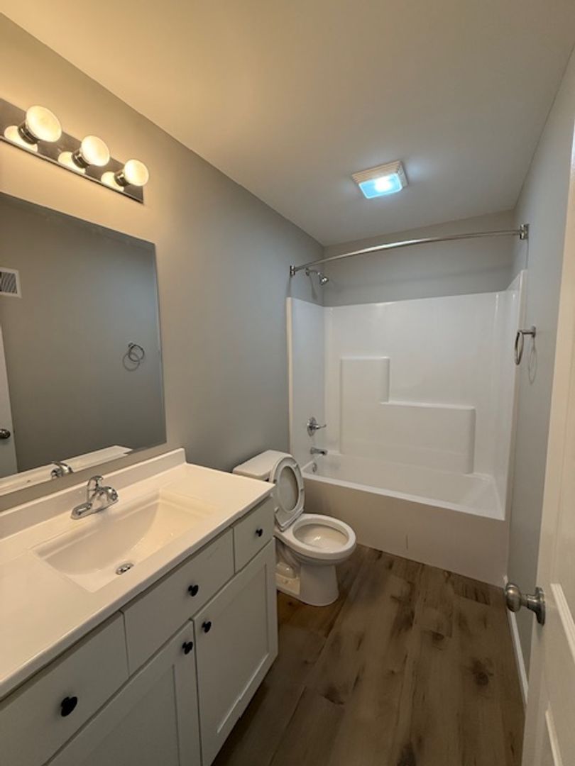 416 1st St E unit 416 Unit 1 – photo 5