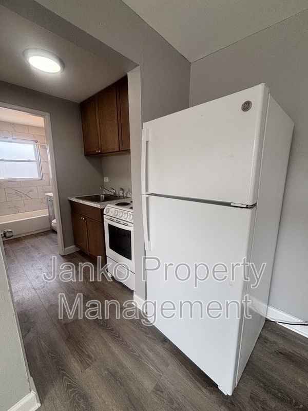 2123 W 119th St unit 12 – photo 2