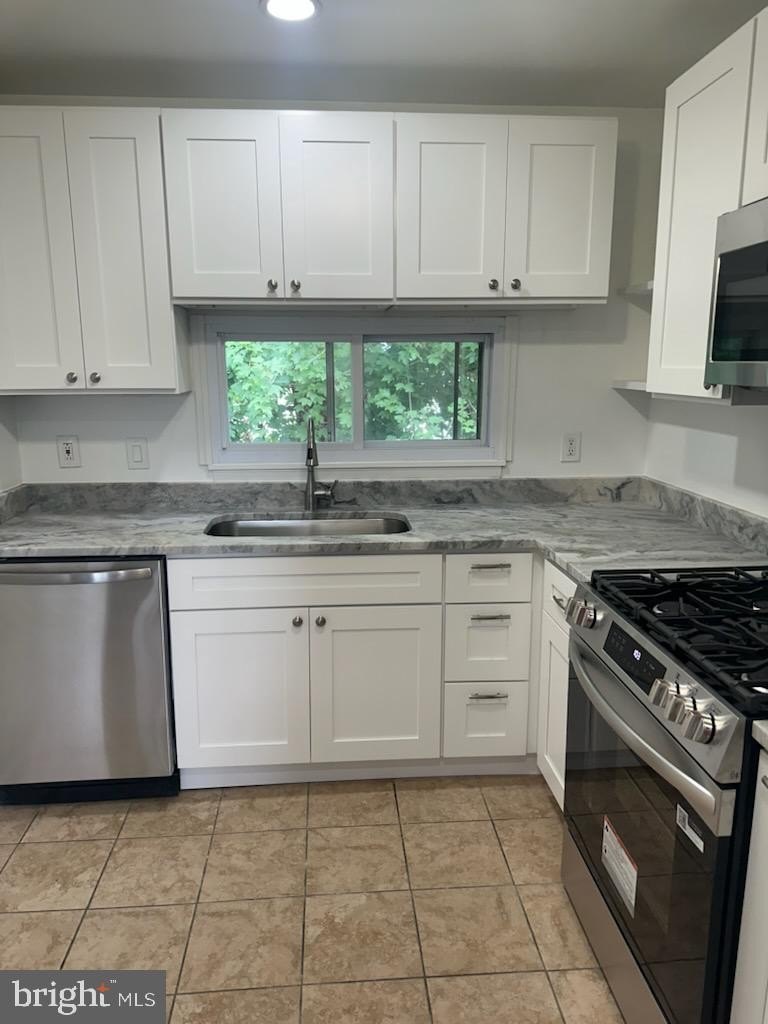 319 Runnymede Ave – photo 4