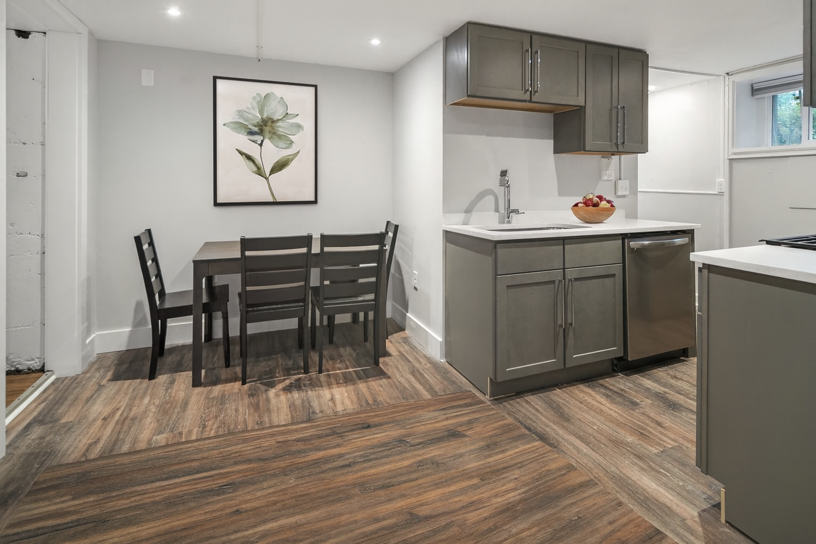 710 Stewart Ave unit Apt 8 – photo 2