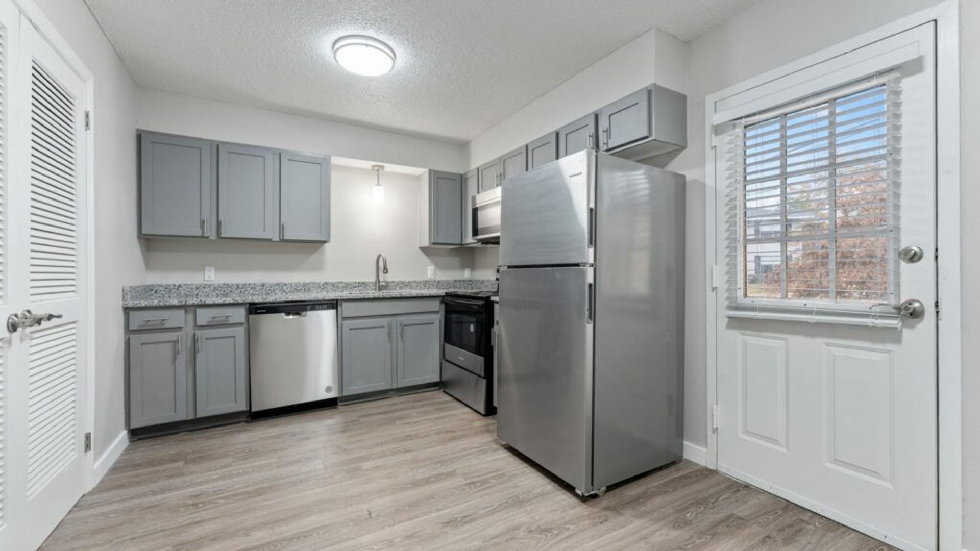 The Avenue Apartments – photo 4