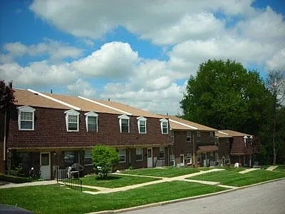 Colonial Village Townhomes – photo 2