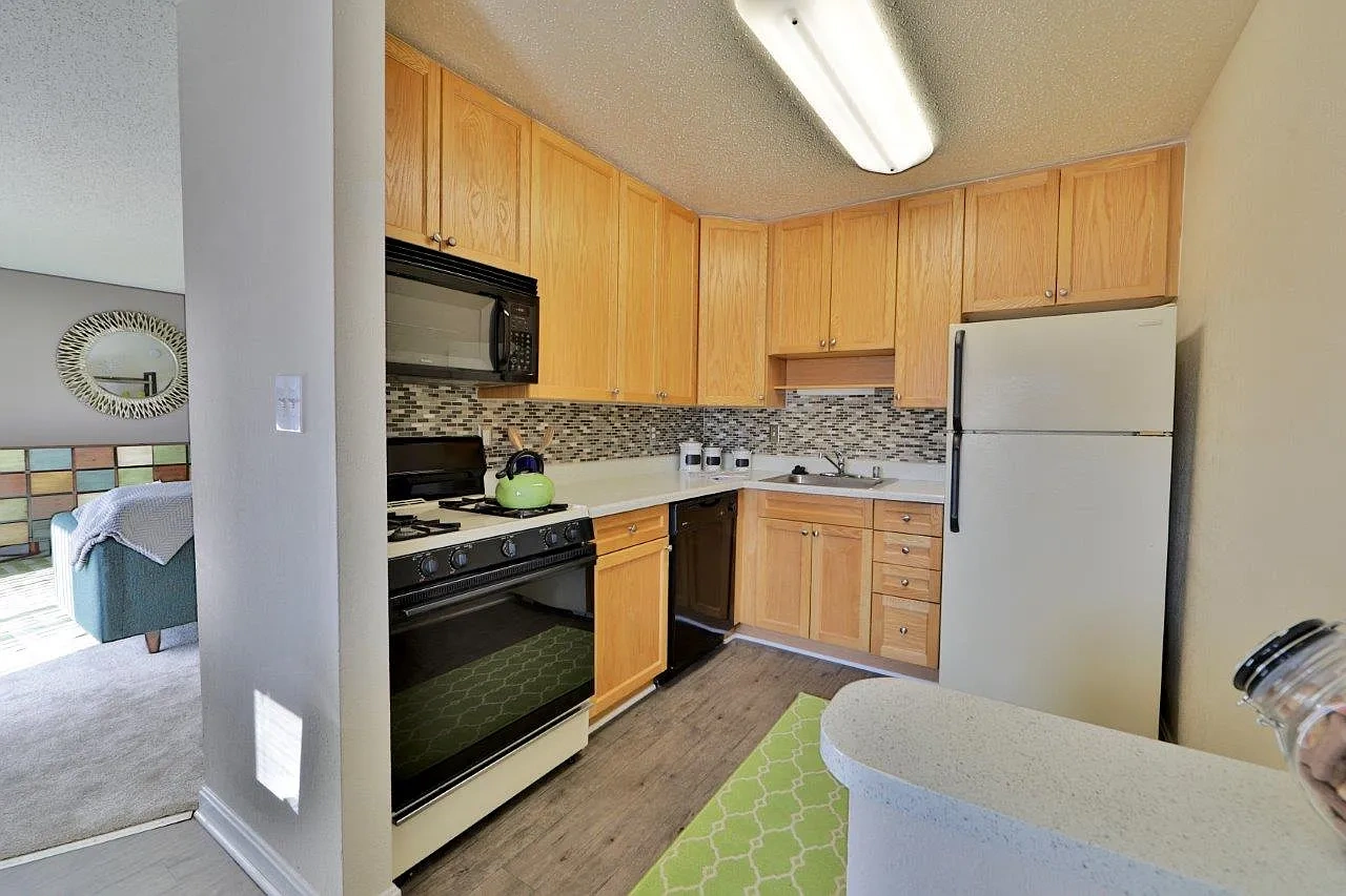Seneca Bay Apartment Homes – photo 3