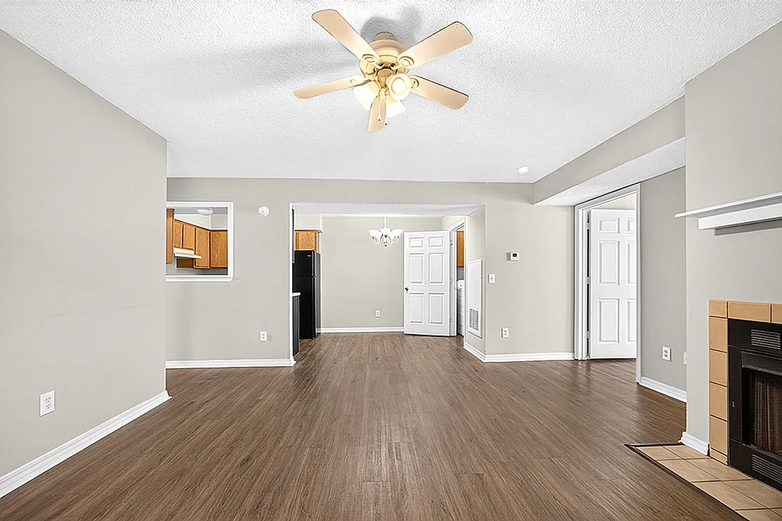 Chamberland Square Apartments – photo 2