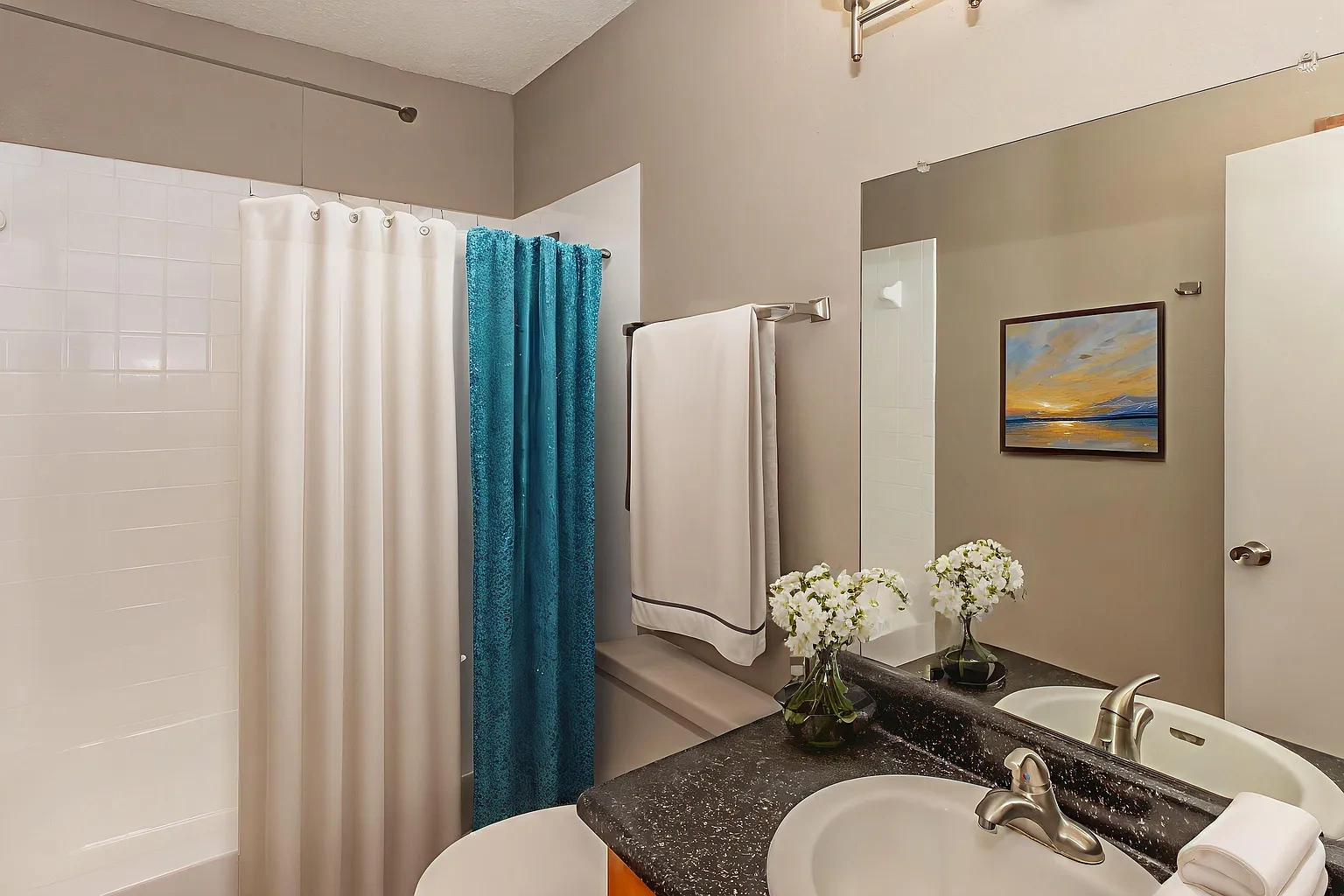 District West – photo 5