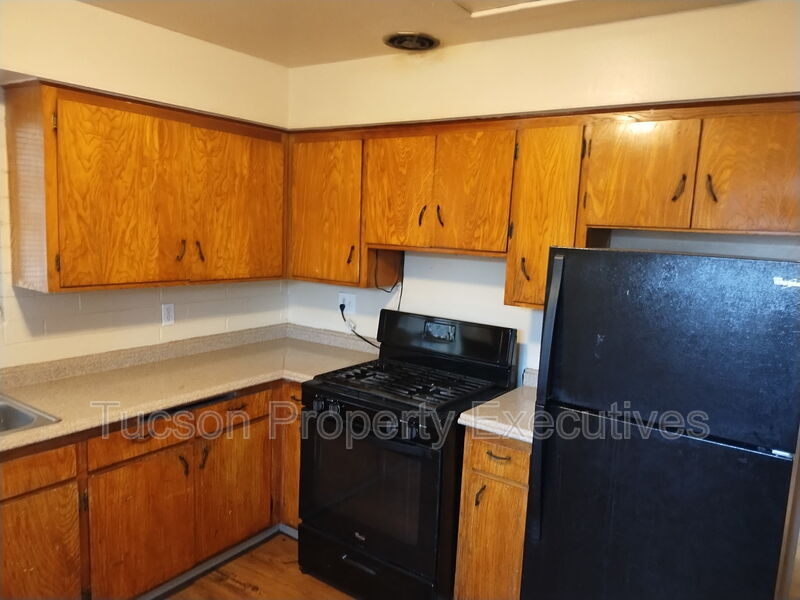 8934 S Nogales Hwy – photo 3