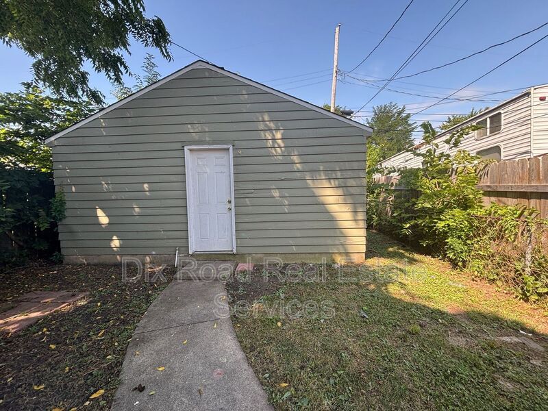 67 S McGee St – photo 3