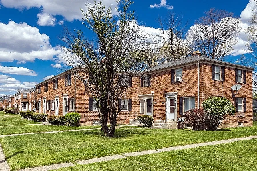 Franklin Village Apartments – photo 2