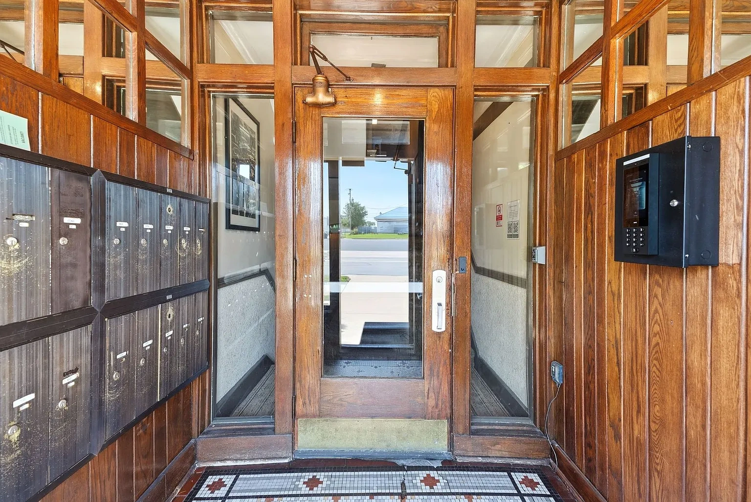 Historic Worthington Manor Apartments – photo 4