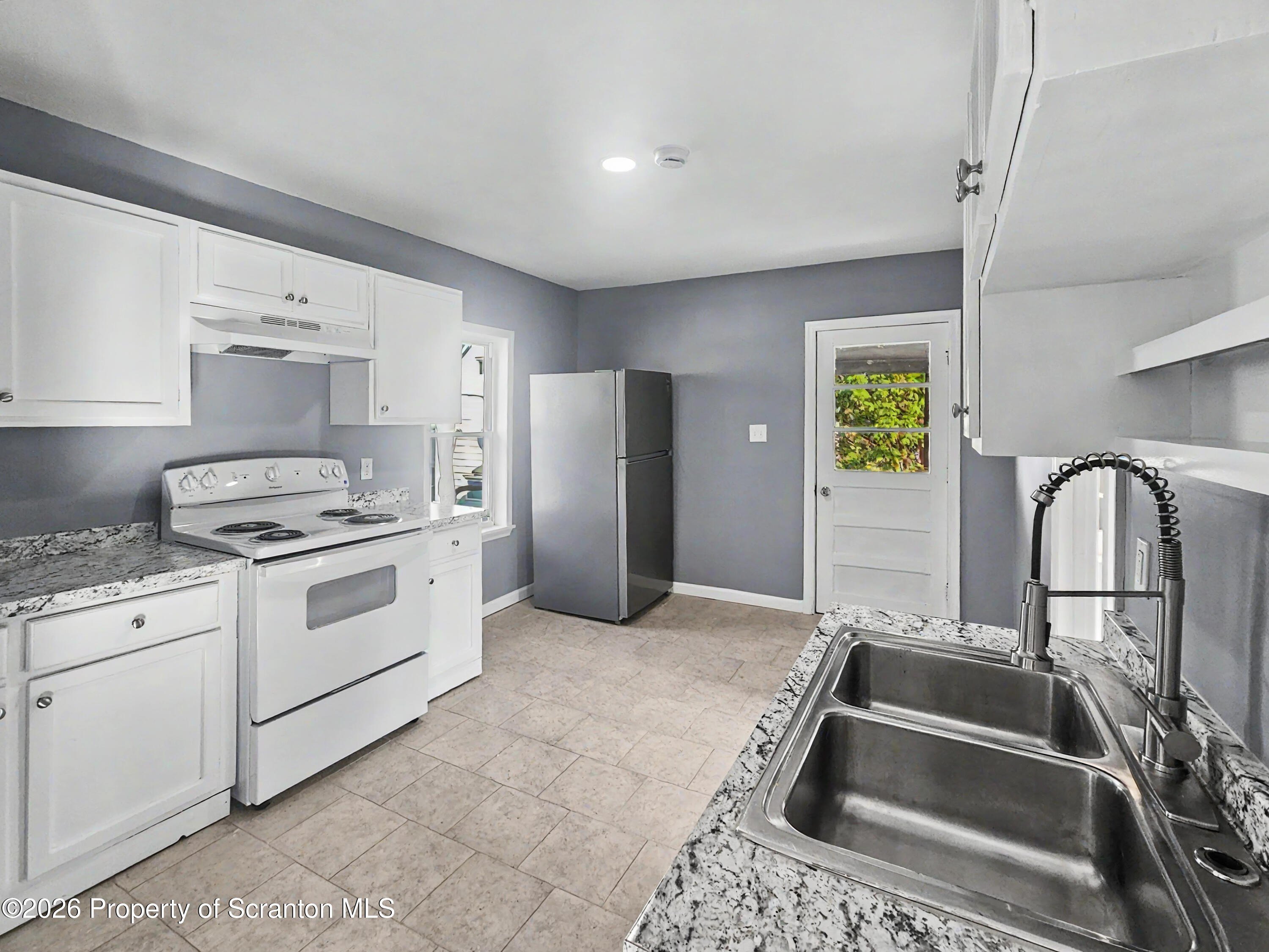 125 N River St #D – photo 3