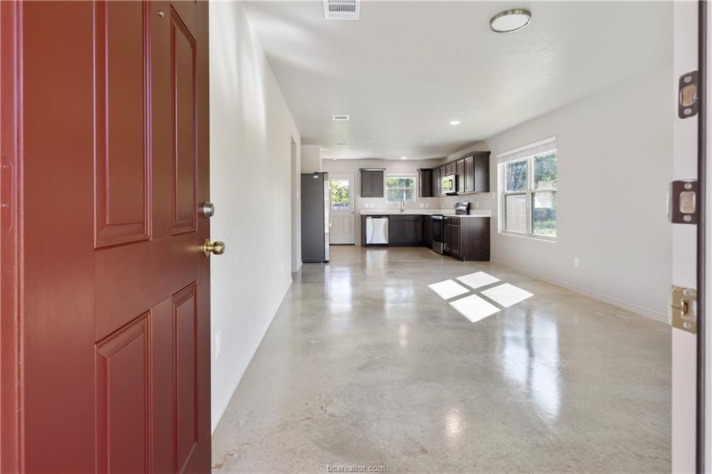 1636 Lucky St – photo 4