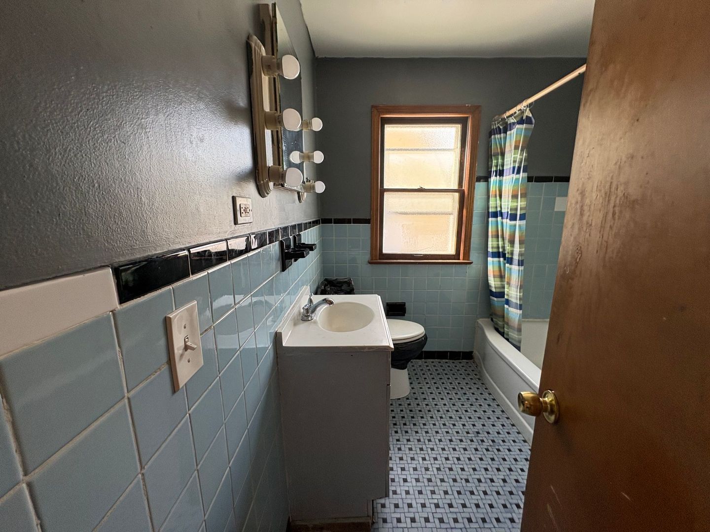 16914 Maple Heights Blvd – photo 2
