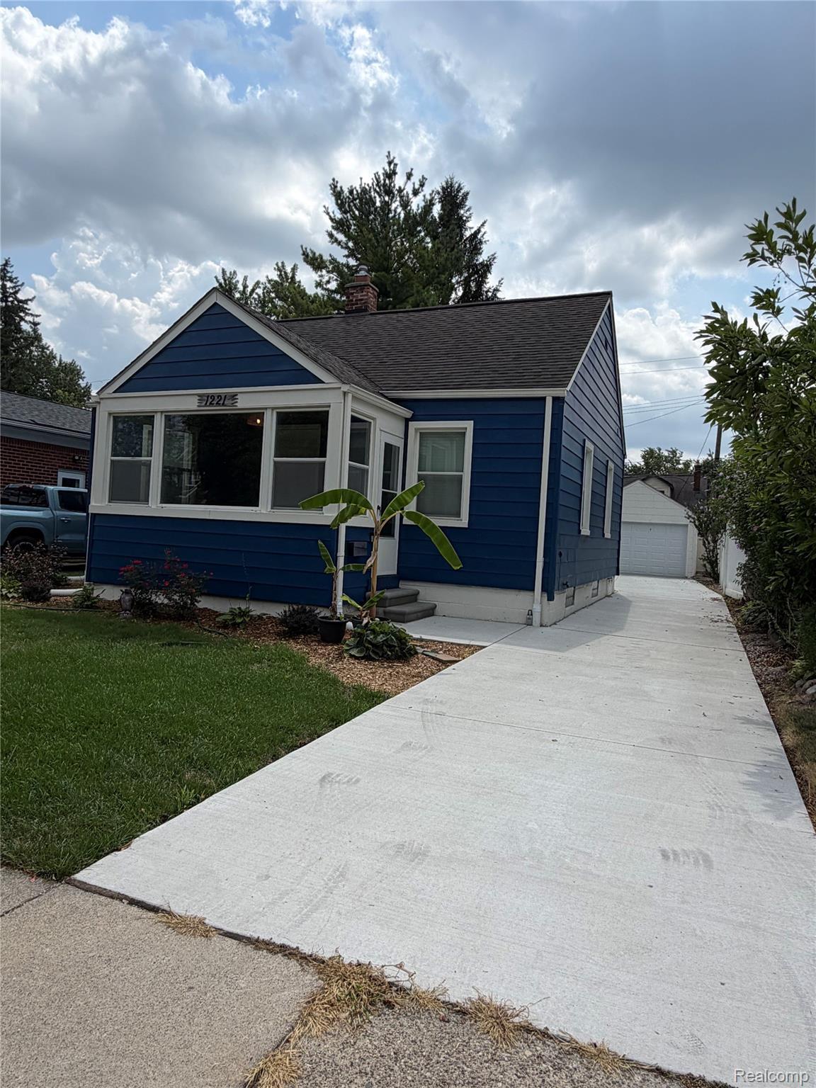 1221 West Blvd – photo 1